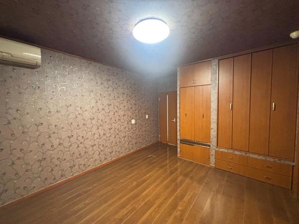 福岡市西区愛宕浜4丁目戸建の洋室画像