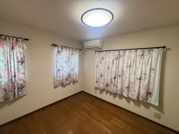 福岡市西区愛宕浜4丁目戸建の洋室画像