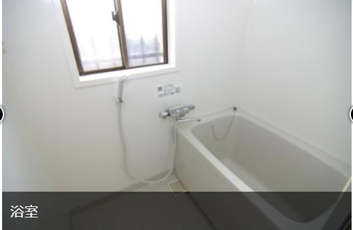 ホワイトエクセルのバス画像