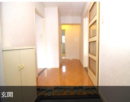 ホワイトエクセルの玄関画像