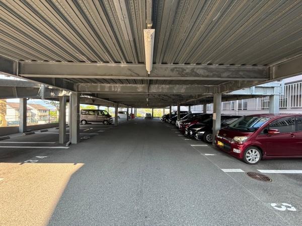ステラ月の浦B棟の駐車場画像