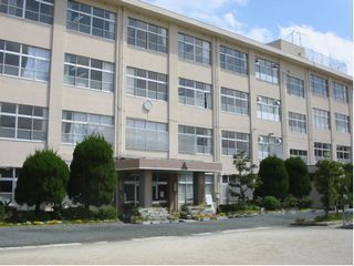 ホワイトエクセルの小学校画像