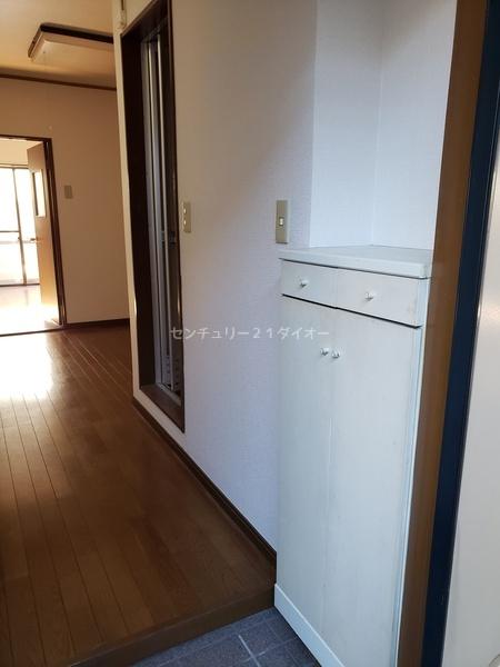 クローバーコートの玄関画像