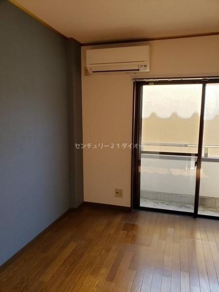 クローバーコートの洋室画像