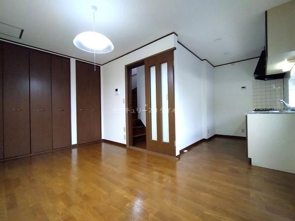 K3貸家のリビング画像