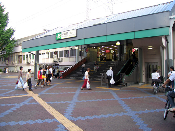 サンモール西小岩の駅画像
