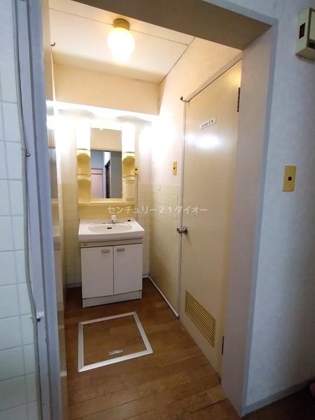 市川市平田2丁目のマンションの洗面台・洗面所画像