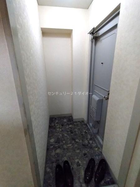 市川市平田2丁目のマンションの玄関画像