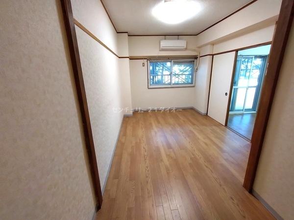 市川市平田2丁目のマンションの洋室画像