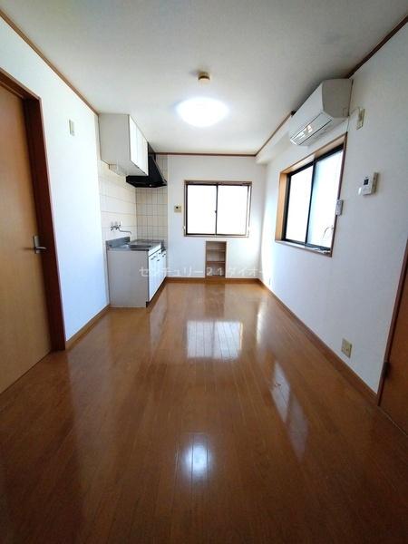 ミカドハイツ３のリビング画像