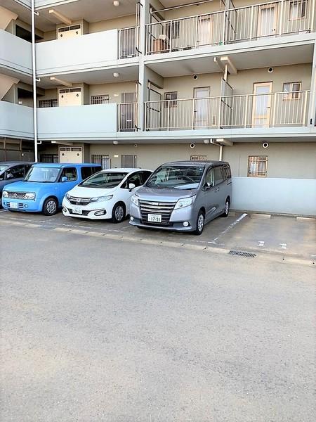 レックスハイム志津の駐車場画像