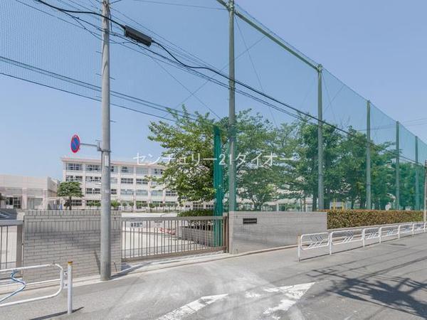 江戸川区西小岩1丁目賃貸併用住宅の中学校画像