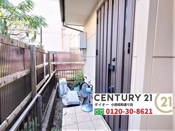 江戸川区西小岩1丁目賃貸併用住宅の玄関画像