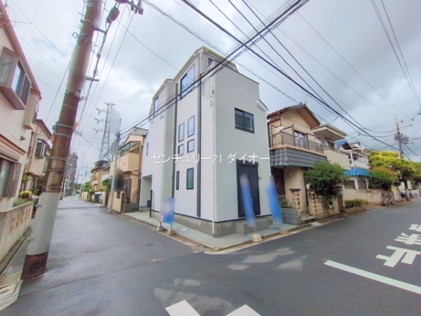 江戸川区南小岩４丁目1号棟の前面道路含む現地写真画像
