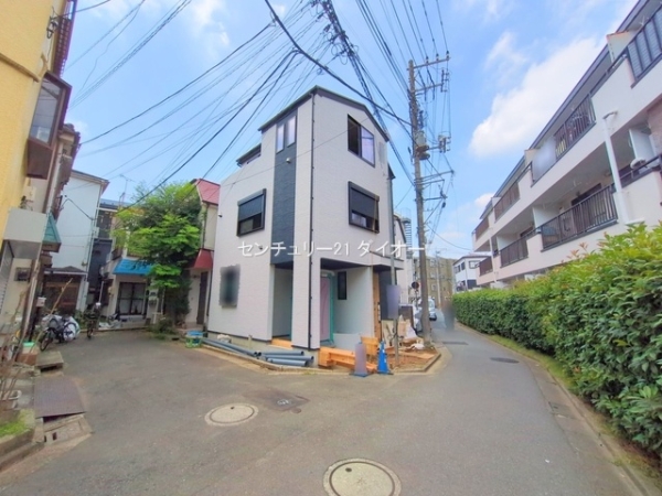 江戸川区本一色２丁目の新築一戸建の前面道路含む現地写真画像