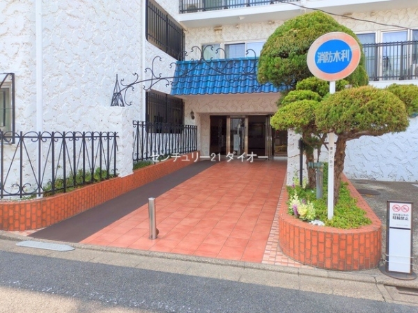 秀和小岩レジデンスのエントランス画像