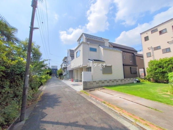 江戸川区北小岩710　3棟3号棟の前面道路含む現地写真画像
