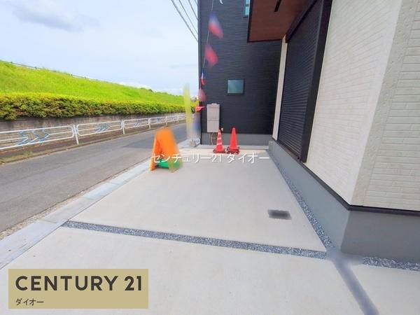 江戸川区興宮町3号棟の駐車場画像