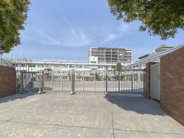 クリオ篠崎の小学校画像