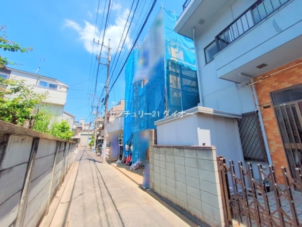 江戸川区東小岩６丁目の新築一戸建の前面道路含む現地写真画像