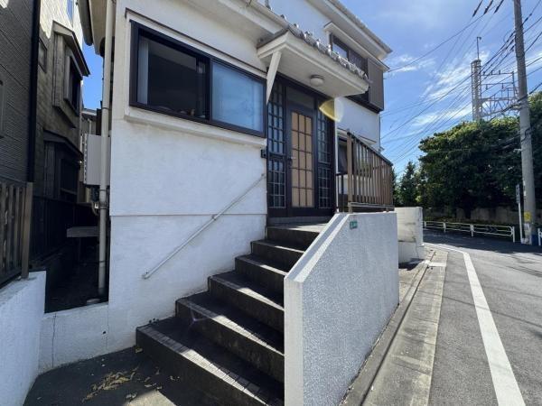 江戸川区上一色２丁目の中古一戸建の玄関画像