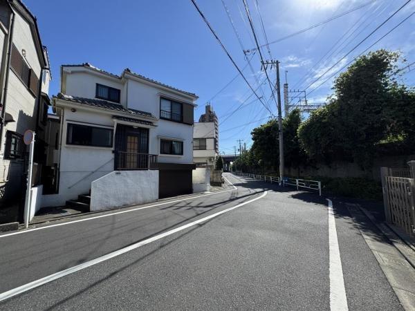 江戸川区上一色２丁目の中古一戸建の前面道路含む現地写真画像