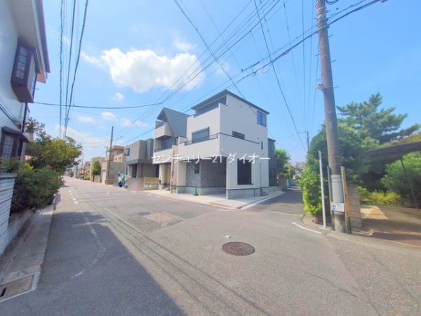 江戸川区北小岩７丁目の新築一戸建の前面道路含む現地写真画像