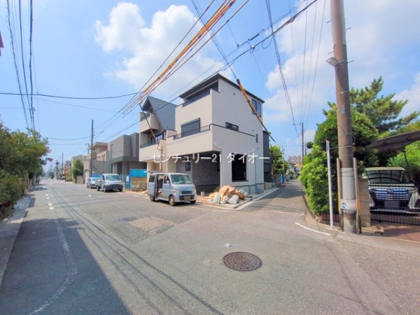 江戸川区北小岩７丁目の新築一戸建の前面道路含む現地写真画像