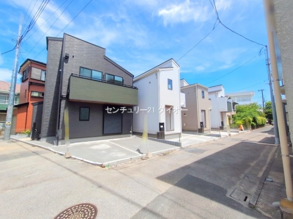 江戸川1丁目2号棟の前面道路含む現地写真画像