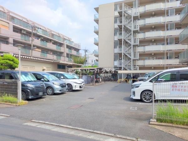 奥戸ハウスリノベ済の駐車場画像