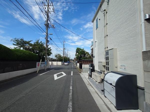 リーブルファイン江戸川区本一色の前面道路含む現地写真画像