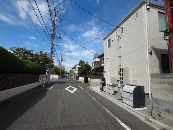 リーブルファイン江戸川区本一色の前面道路含む現地写真画像