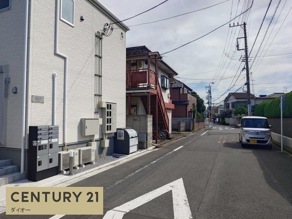 リーブルファイン江戸川区本一色の前面道路含む現地写真画像