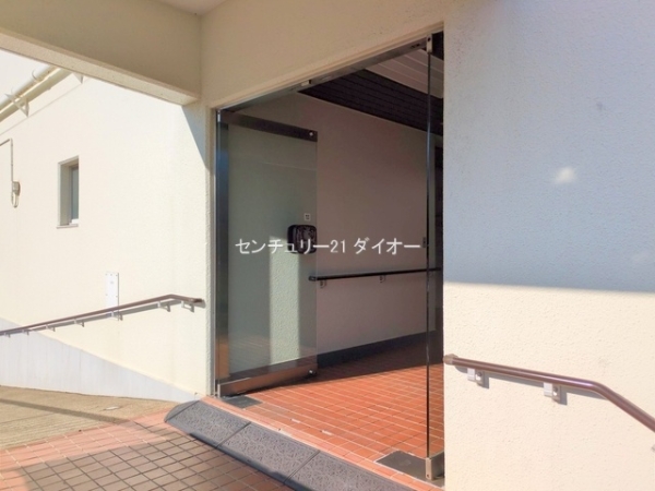 ライオンズマンション青戸フルリノのエントランス画像
