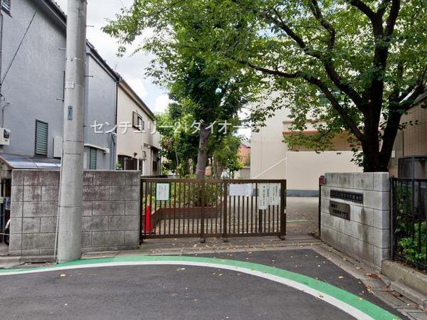 葛飾区鎌倉1丁目の中古一戸建の小学校画像