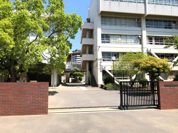 昭和コーポ谷津A棟の中学校画像