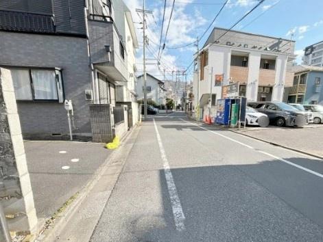 江戸川区西小岩3丁目の中古一戸建の前面道路含む現地写真画像