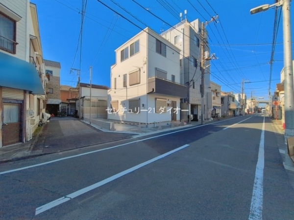葛飾区西新小岩3丁目の新築一戸建の前面道路含む現地写真画像