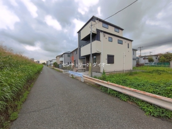 葛飾区東金町7丁目の新築一戸建の前面道路含む現地写真画像