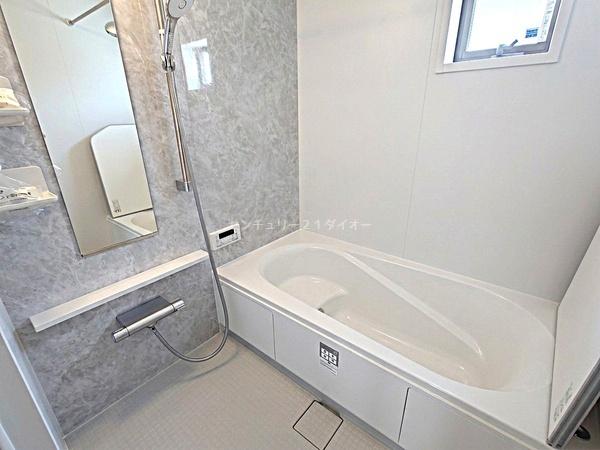 葛飾区細田5丁目の中古一戸建のバス画像