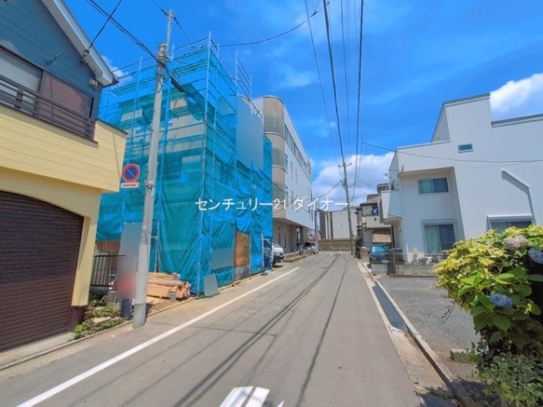 江戸川区北小岩3丁目の新築一戸建の前面道路含む現地写真画像