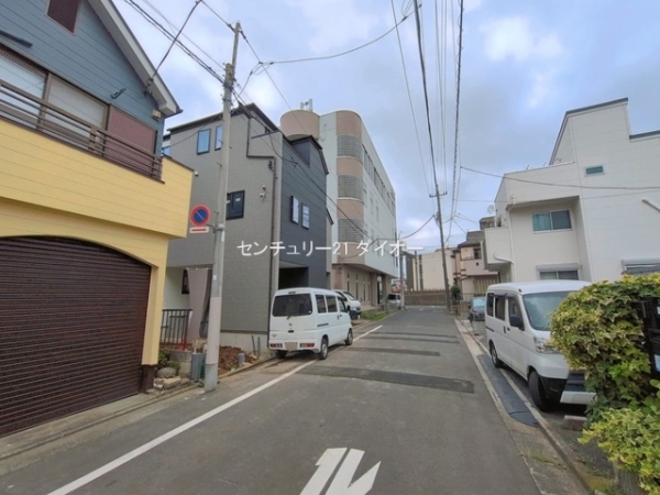 江戸川区北小岩３丁目の新築一戸建の前面道路含む現地写真画像