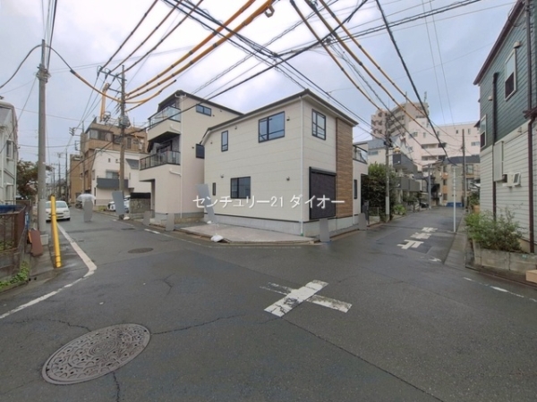 江戸川区東小岩５丁目2号棟の前面道路含む現地写真画像