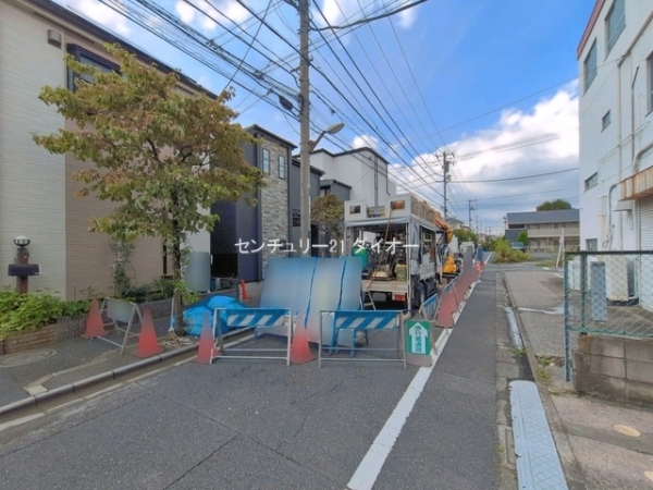葛飾区細田4丁目B号棟の前面道路含む現地写真画像