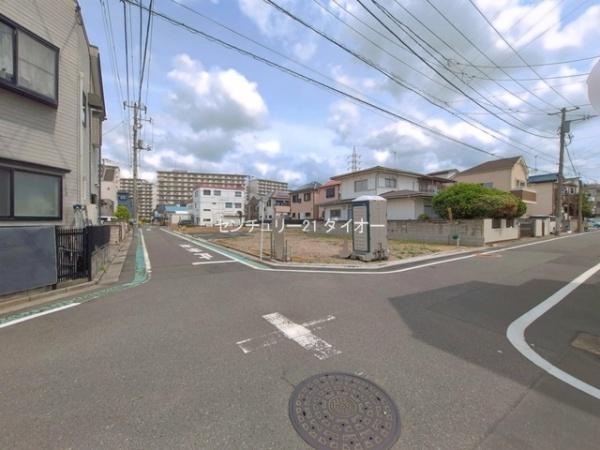 葛飾区細田4丁目B号棟の前面道路含む現地写真画像