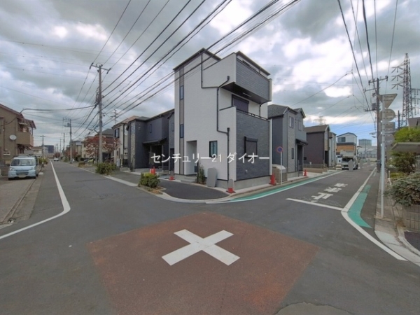 葛飾区細田4丁目A号棟の前面道路含む現地写真画像