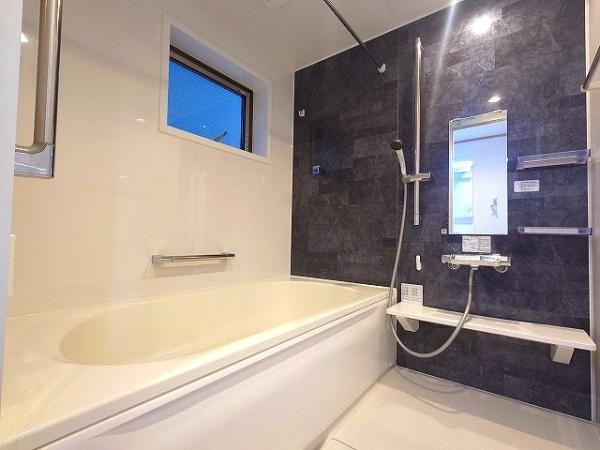 葛飾区細田１丁目の中古一戸建のバス画像