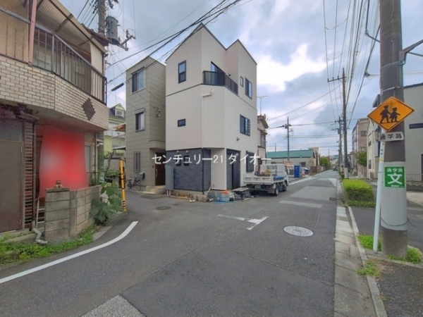 葛飾区東四つ木4丁目の前面道路含む現地写真画像