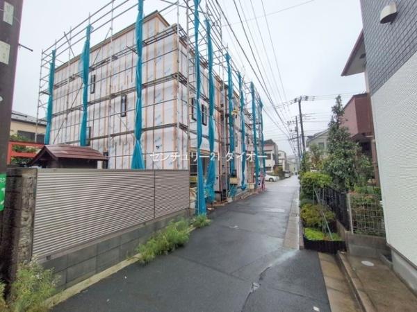 葛飾区新宿５丁目B号棟の前面道路含む現地写真画像