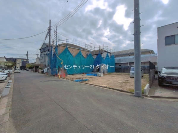 江戸川区篠崎町4丁目の新築一戸建の前面道路含む現地写真画像